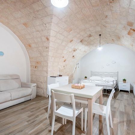 Casa Sardella, In Pieno Centro Storico A 300 Mt Dal Mare Leilighet Monopoli Eksteriør bilde